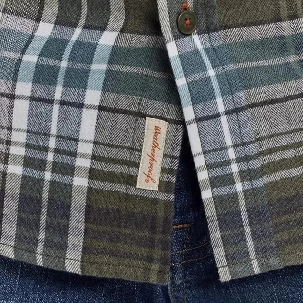 Weatherproof Vintage Men's M Green & White Plaid Button-Up Flannel Shirt N0250